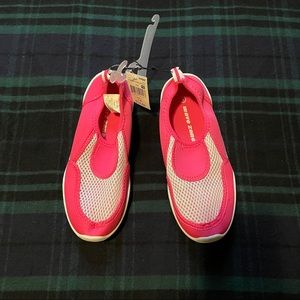 Girls Size 3 Watershoes